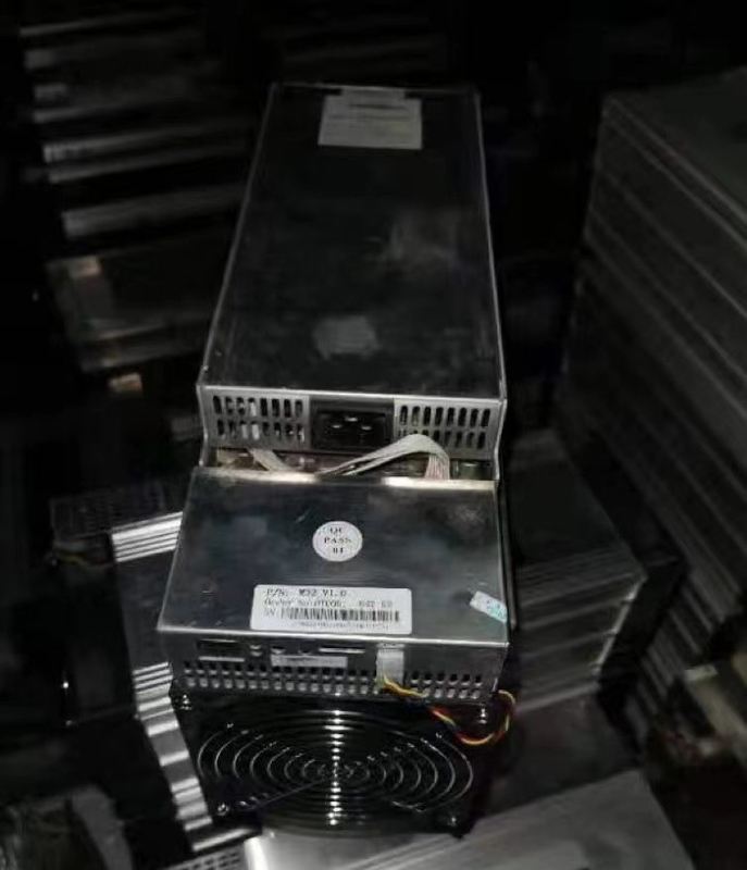 52 J/MH Asic Whatsminer M32 66T 3312W 390mm*155mm*240mmの低い電力の消費